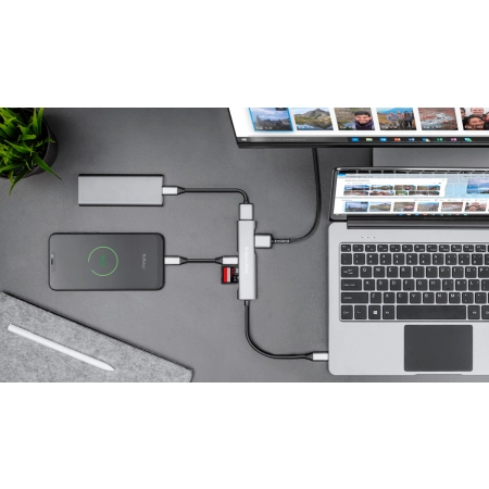 Adapter (HUB) USB typu C na HDMI/USB3.0/SD/MicroSD/C port
