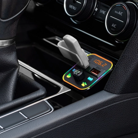 Transmiter samochodowy FM z funkcja bluetooth (2x USB)
